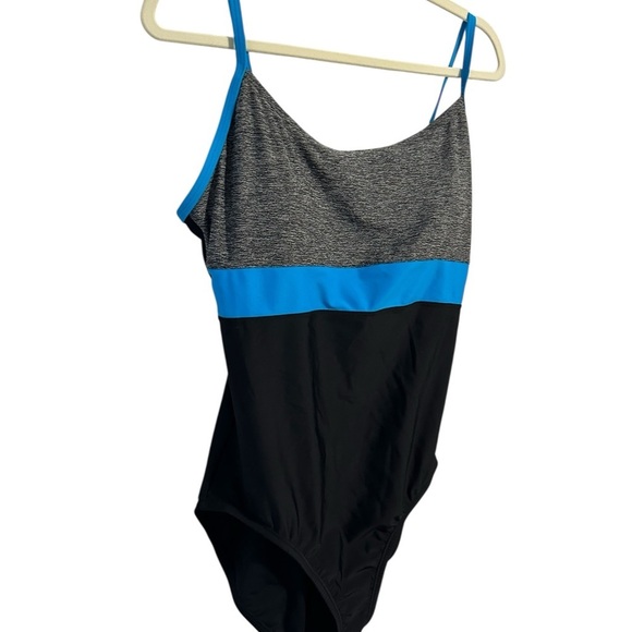 Speedo Black and Blue Performance One-Piece Swimsuit - Picture 4 of 10